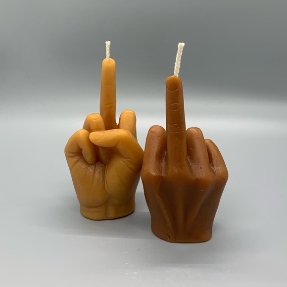 Middle Finger Candle 🕯🖕🏼 - Picture 8 of 10